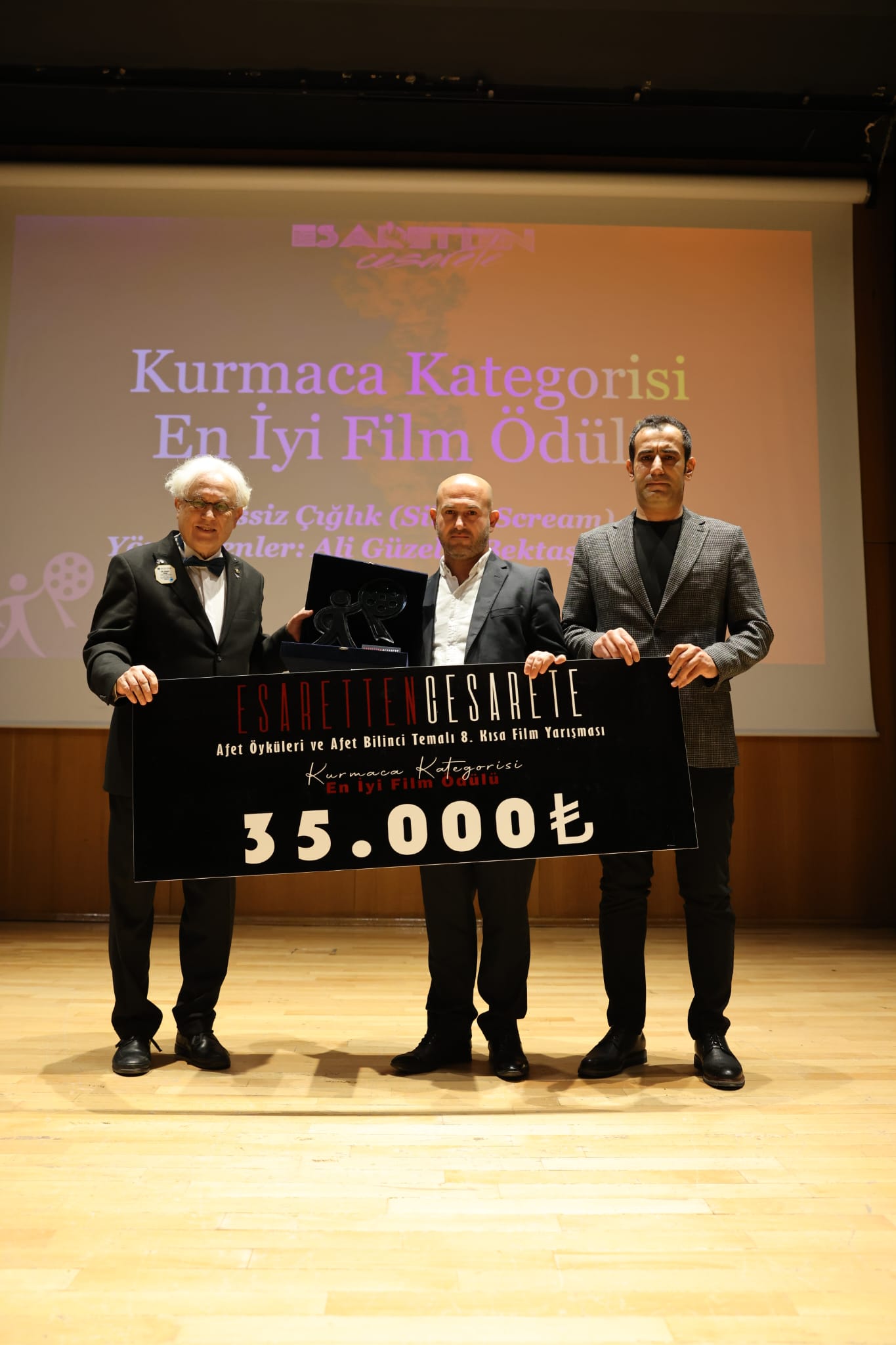 RADYO TELEVİZYON SİNEMA BÖLÜMÜNE İKİ ÖDÜL BİRDEN